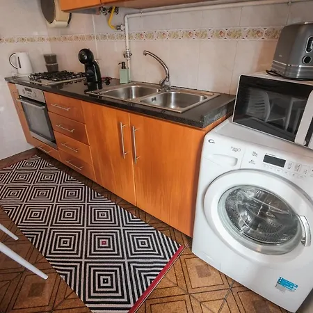 Alloggio in famiglia Besugo's House & *